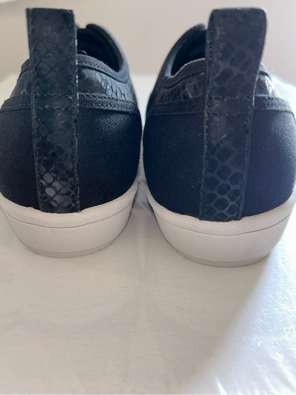 NWOB Vionic Magnolia Denver Black Casual Slip-On Flats with Snakeskin Accent - Picture 3 of 10
